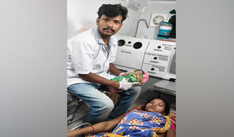Ambulance technician saves life of pregnant woman, baby in Siddipet