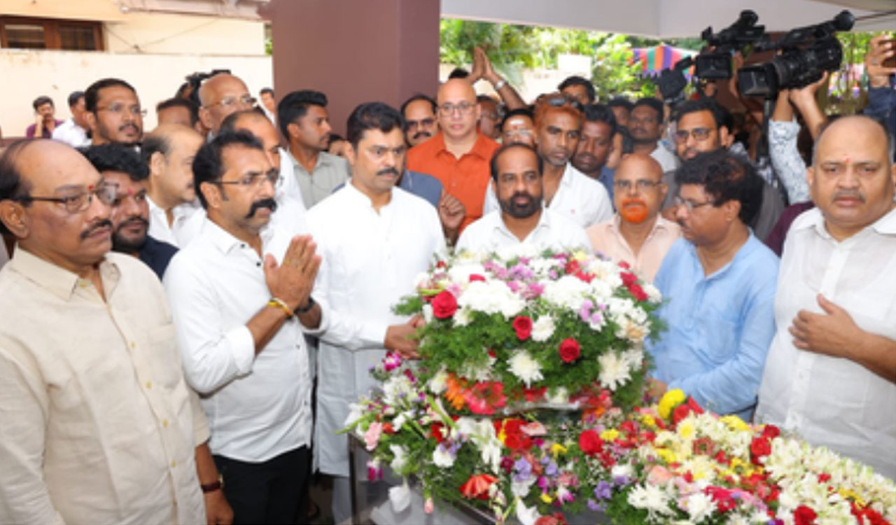 Andhra Pradesh ministers pay tributes to Pahalagam terror attack victim from Vizag