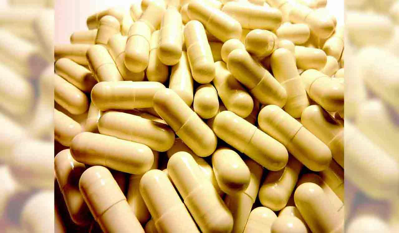 Drug intoxication kills one, hospitalizes two in Hyderabad