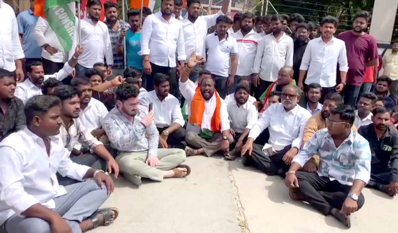 Youth Congress workers demand for HCA chief’s resignation