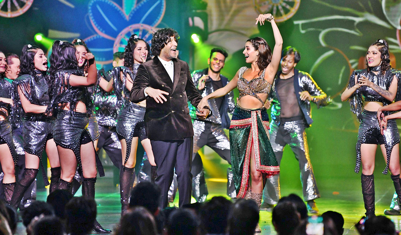 Ananya Panday’s heartfelt tribute to dad Chunky Panday during 23rd edition of Zee Cine Awards