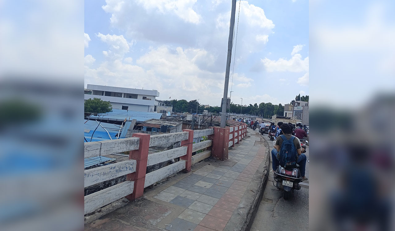 Hyderabad: Fatehnagar bridge staircase collapses, two injured