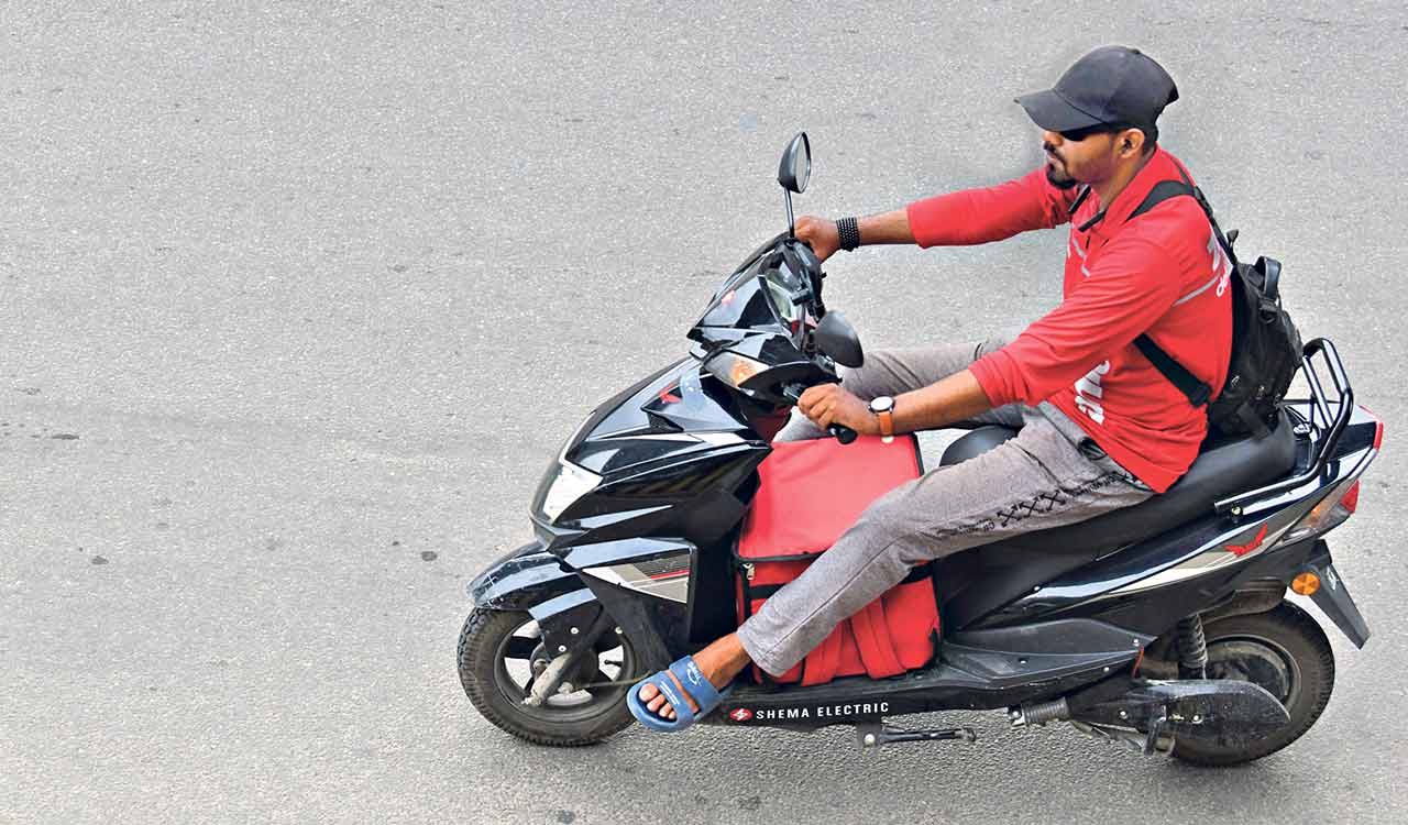 Hyderabad: Speeding food delivery boys a traffic menace
