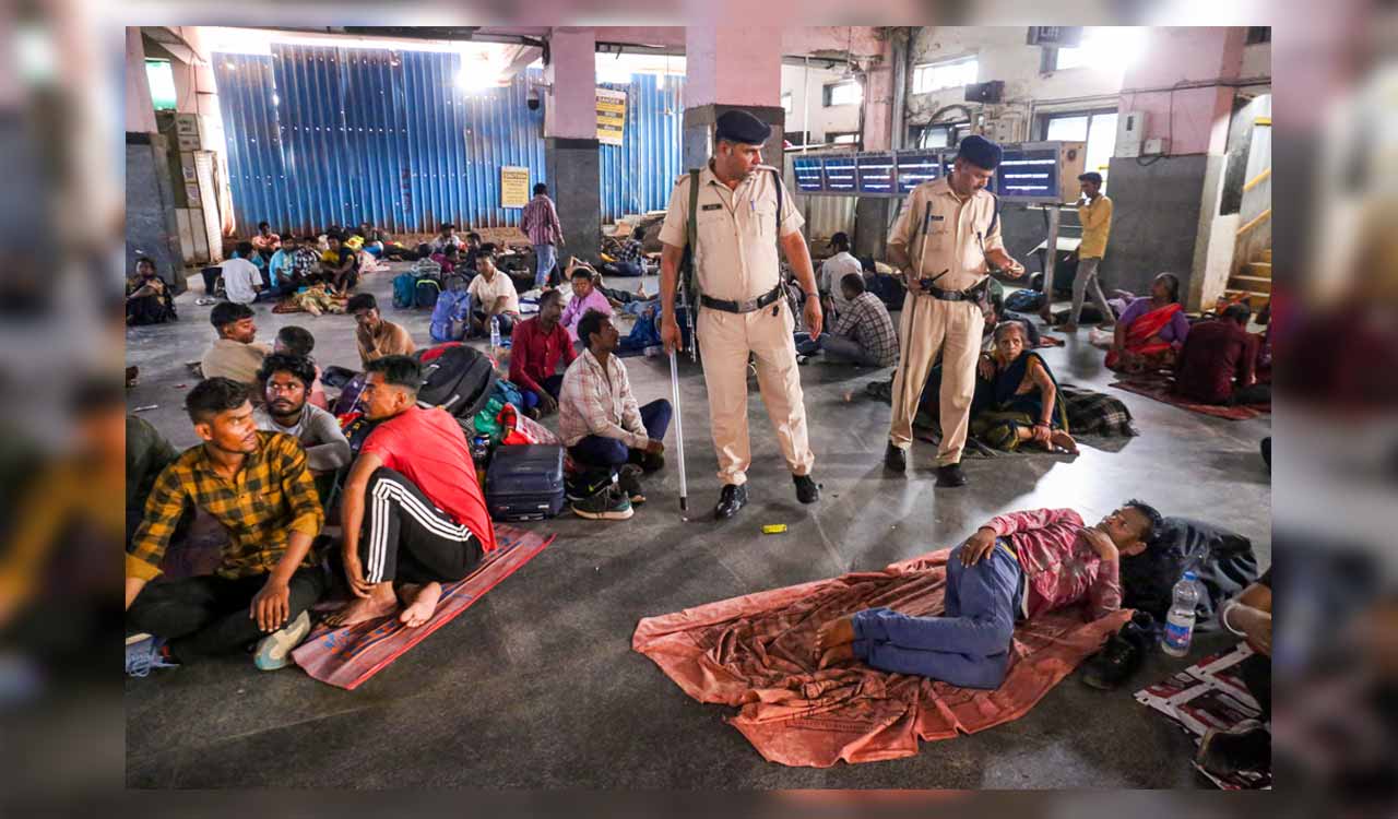 Blackouts in entire Kutch, parts of two Gujarat districts, Banaskantha and Patan