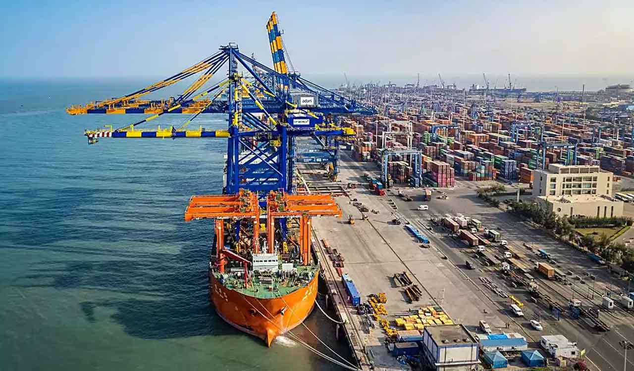 India bars Pakistani ships from entering its ports