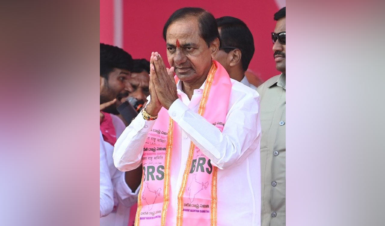 KCR extends condolences to Gulzar House fire victims, urges State govt to help them