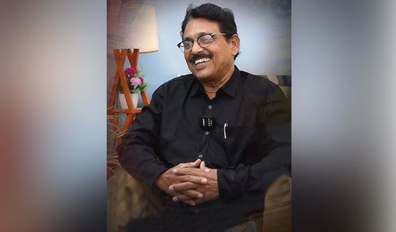 KCR, KTR extend condolences over demise of senior journalist Md Muneer