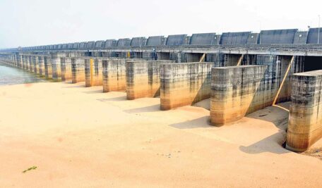 Strategic manoeuvres to divert Pranahita waters to Polavaram puts Medigadda at stake