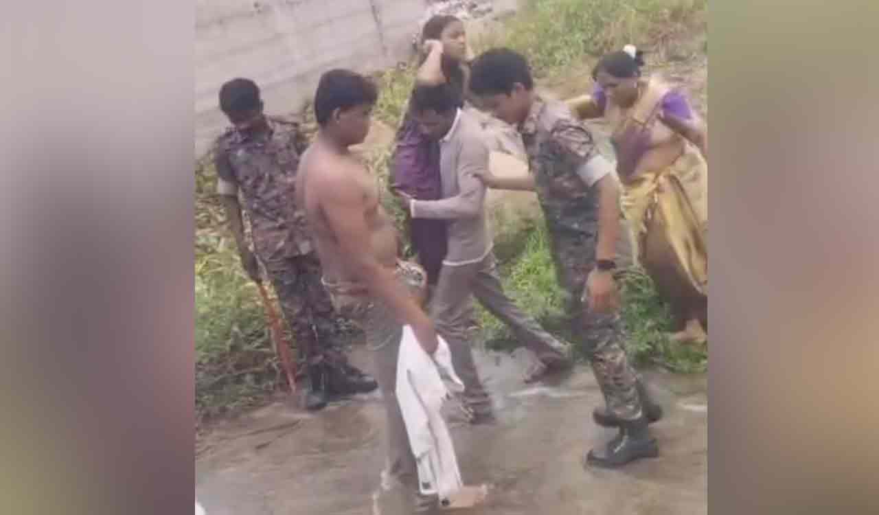 Telangana: Medak cops rescue girl from check dam near Edupayala temple