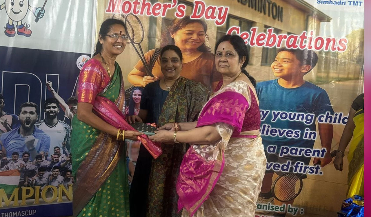 Visakhapatnam: Champion athlete Jyothi Yarraji’s mother felicitated as part of Mother Day celebrations