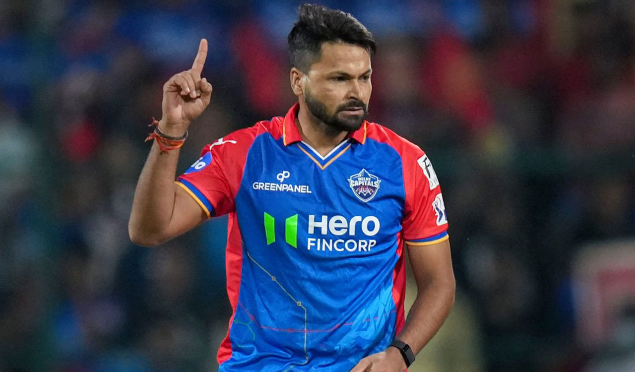 Mukesh Kumar of Delhi Capitals fined for breaching the IPL Code of Conduct