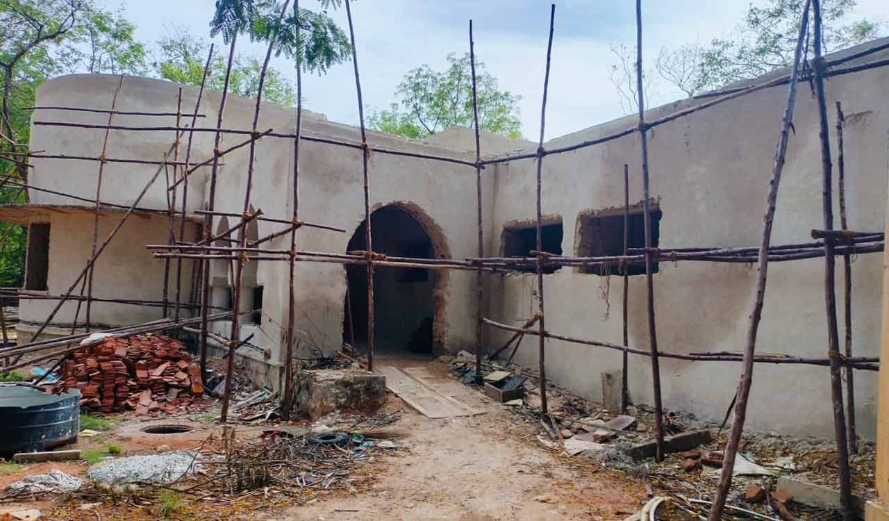 Osmania University teachers object to leasing of professor quarters to Adi Dhwani trust