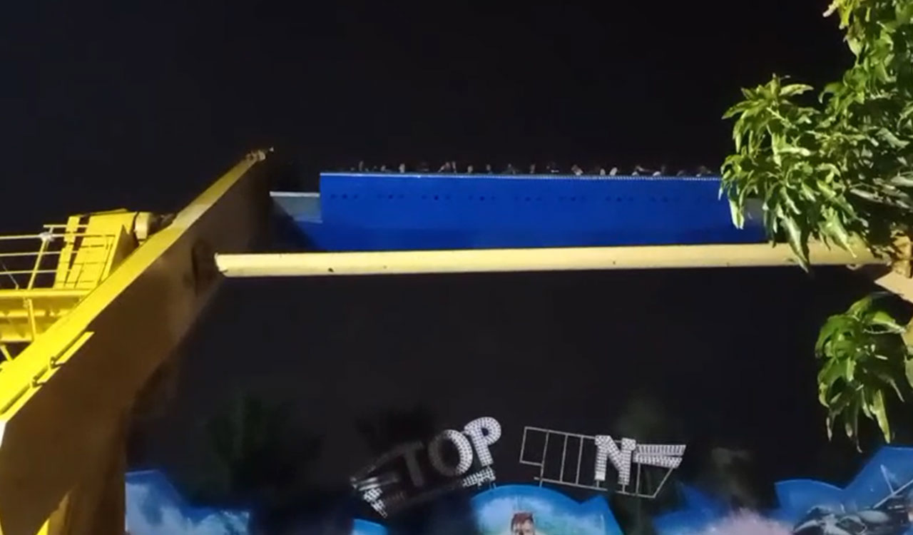Watch: Lucky escape for 36 as fun ride gets stranded mid-air at Chennai theme park