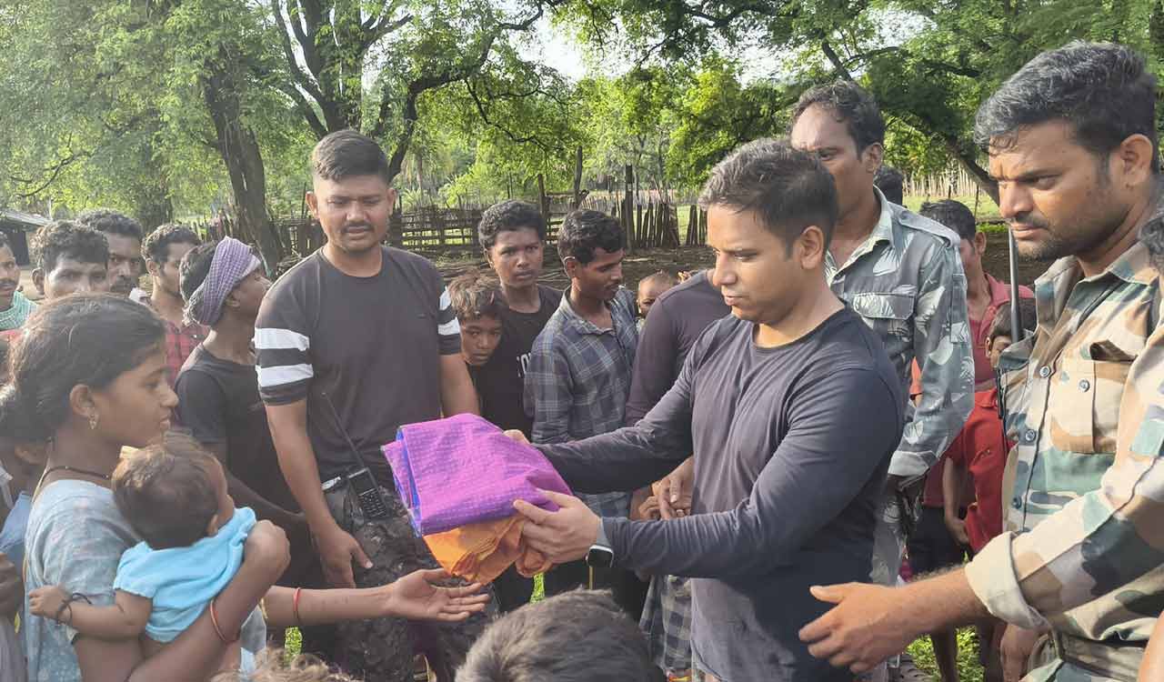 Police organises community connect programme in a tribal hamlet in Telangana’s Kothagudem