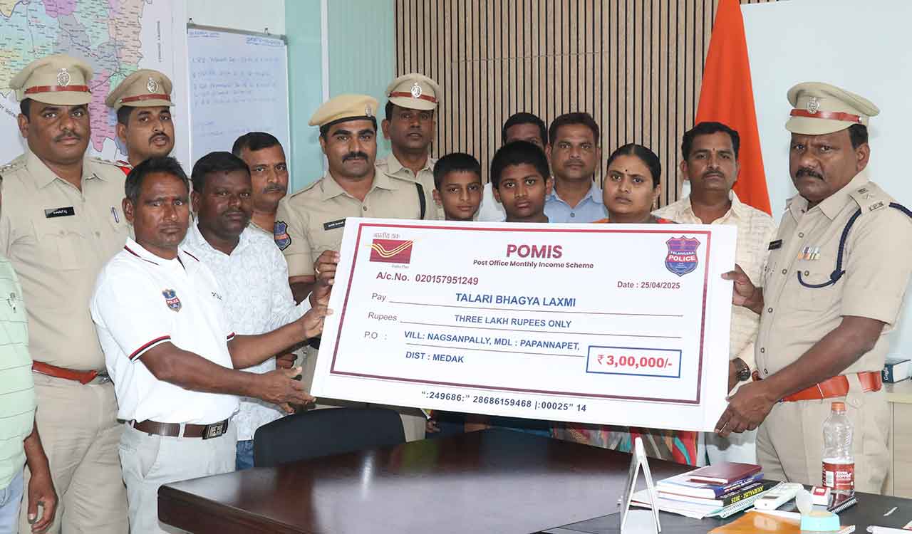 Telangana: Medak Police donate Rs 3 lakh to home guard’s family