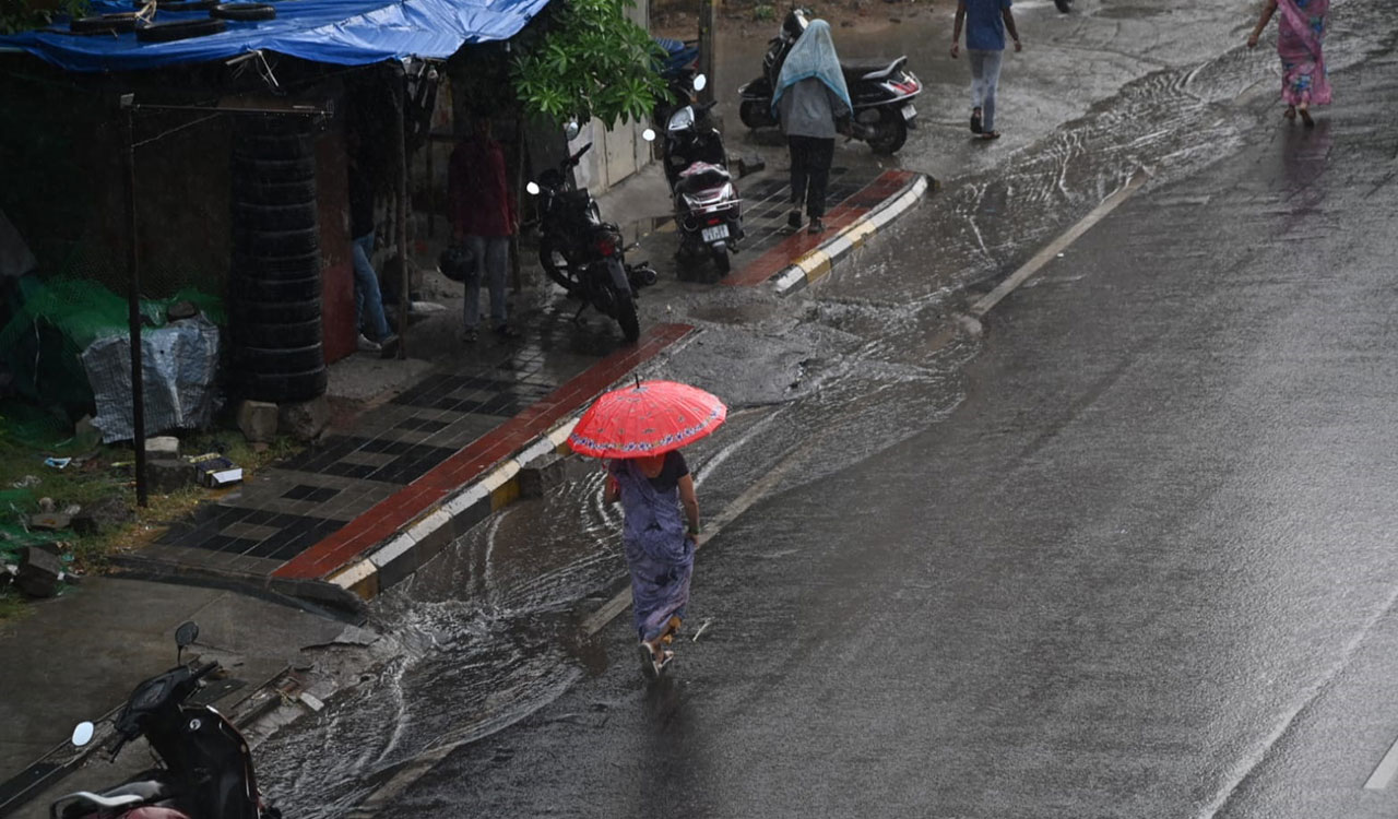Hyderabad and districts hit by extensive thunderstorms
