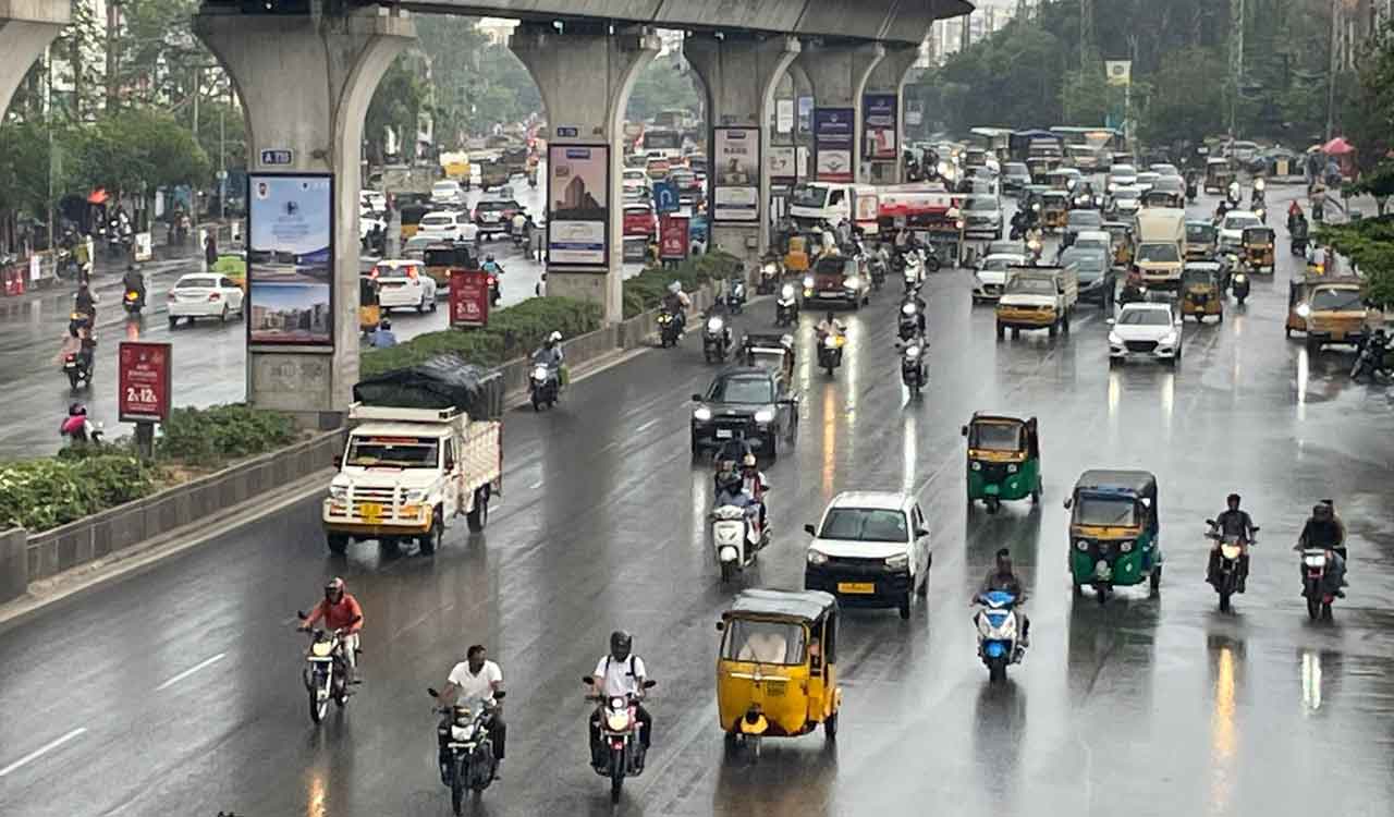 Heavy rains lash Hyderabad on Wednesday; Temperatures drop significantly in city