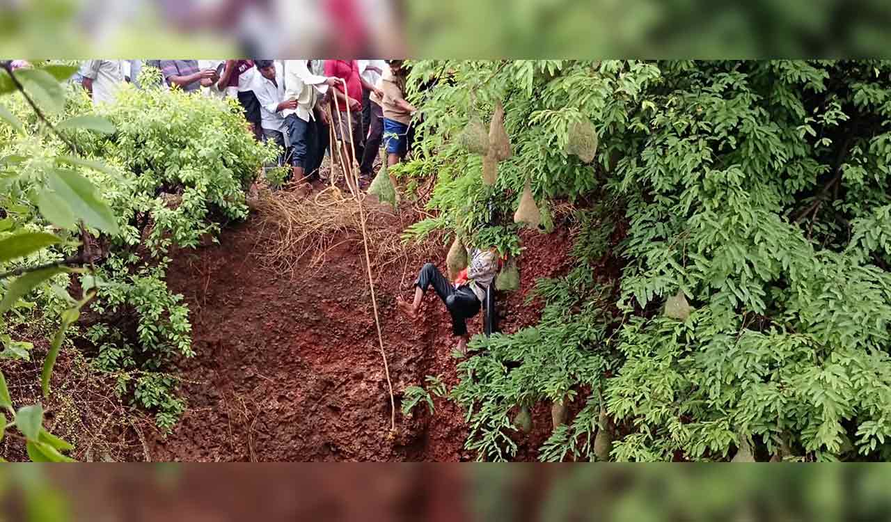 Man jumps into 60-ft deep well as mother refuses to buy him bike in Telangana’s Sangareddy
