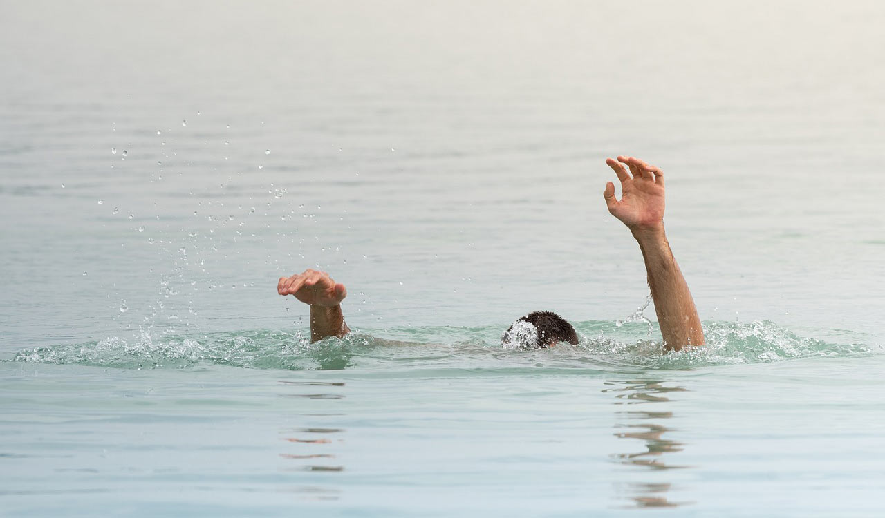 Two shepherds drown in well while practicing swimming in Suryapet