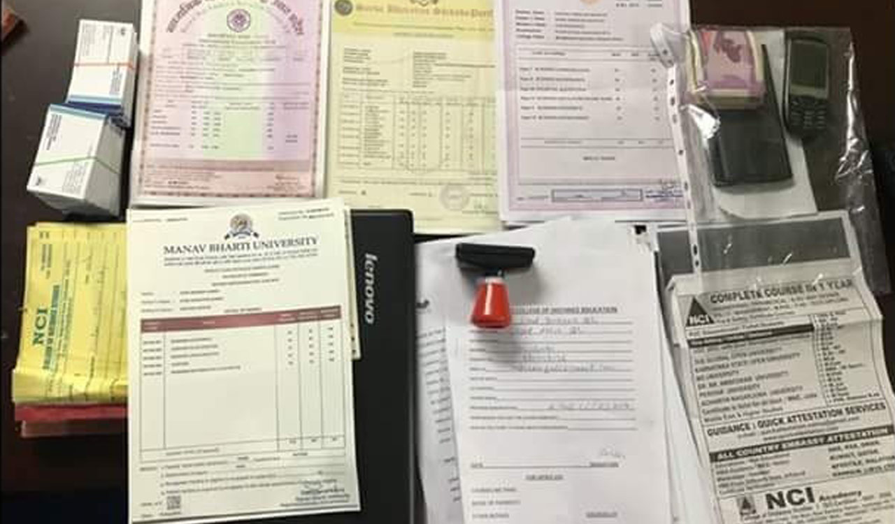 Hyderabad: Fake educational certificates racket busted, three held