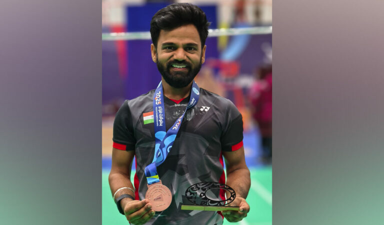 sports para shuttler krishna dedicates medal to indian armed forces