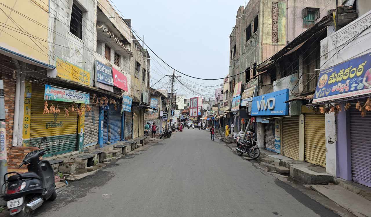 Telangana: Vemulawada observes peaceful bandh in support of temple cause