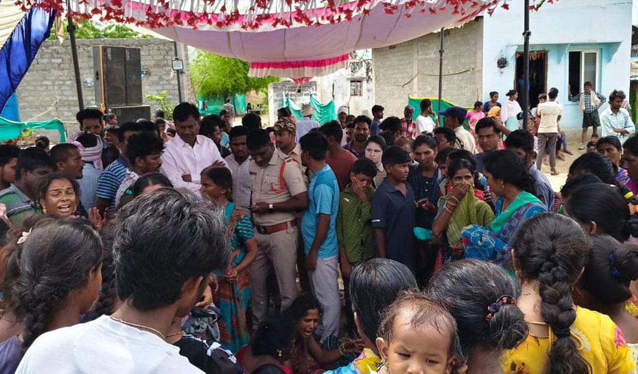Newlywed youth dies of electrocution in Telangana’s Mahabubabad