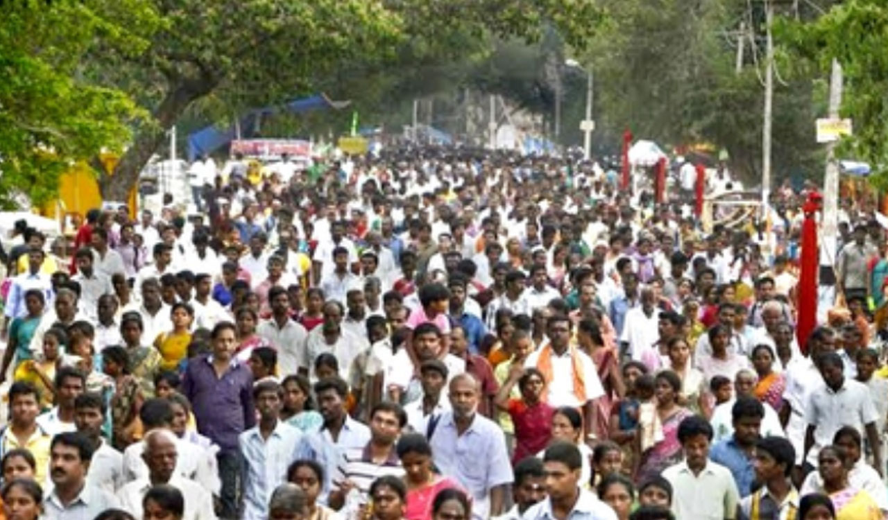 Chitra Pournami: Ban on climbing Arunachala hills, tight security in TN’s Tiruvannamalai