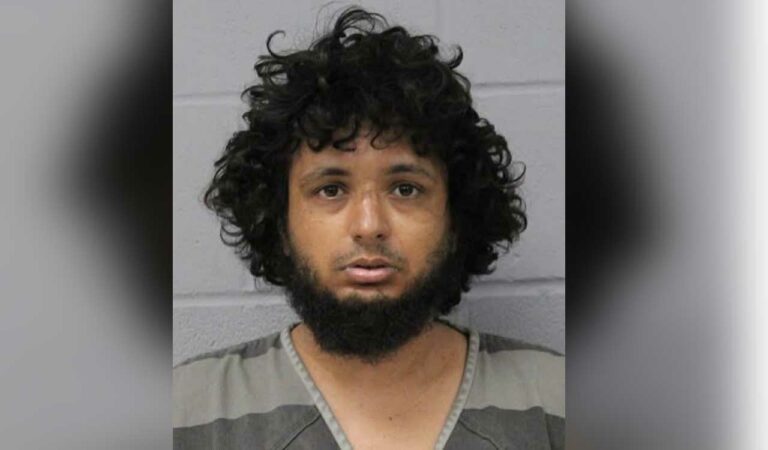 Indian man stabs another Indian in Texas for “resembling his uncle”
