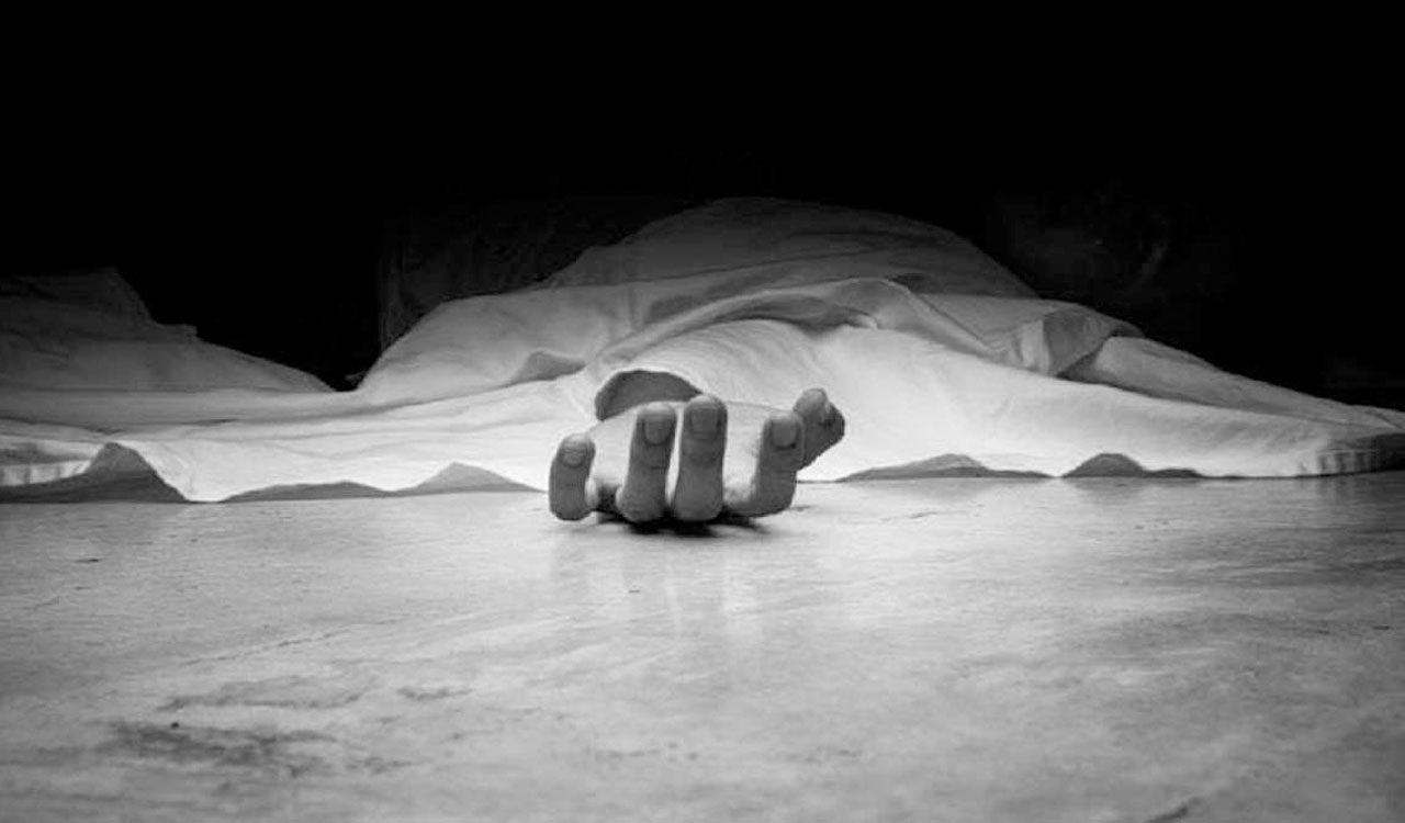 Telangana: Unidentified man leaps to death from BHEL fly-over