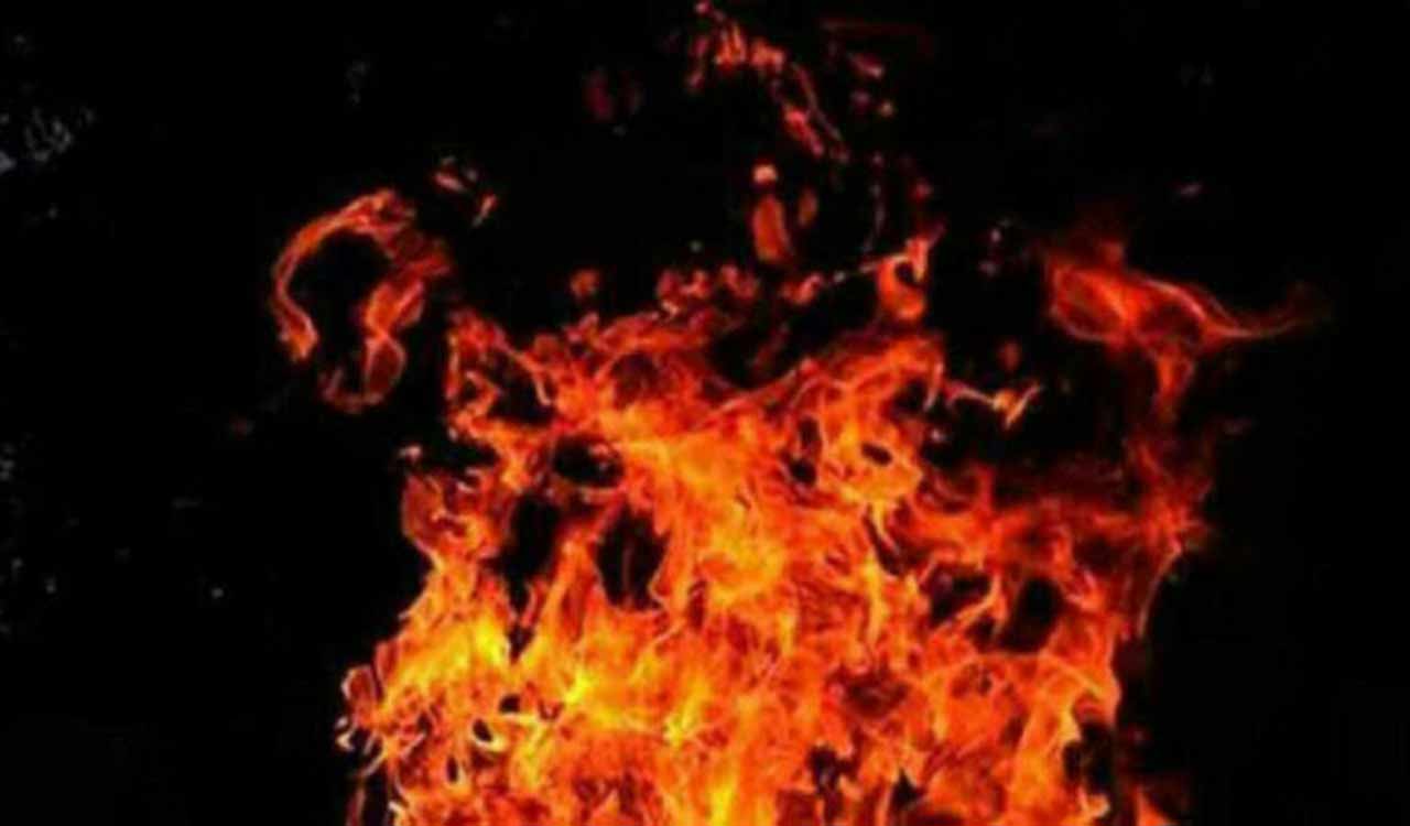 Hyderabad: Panic prevails as fire breaks out in building on Chatrinaka main road
