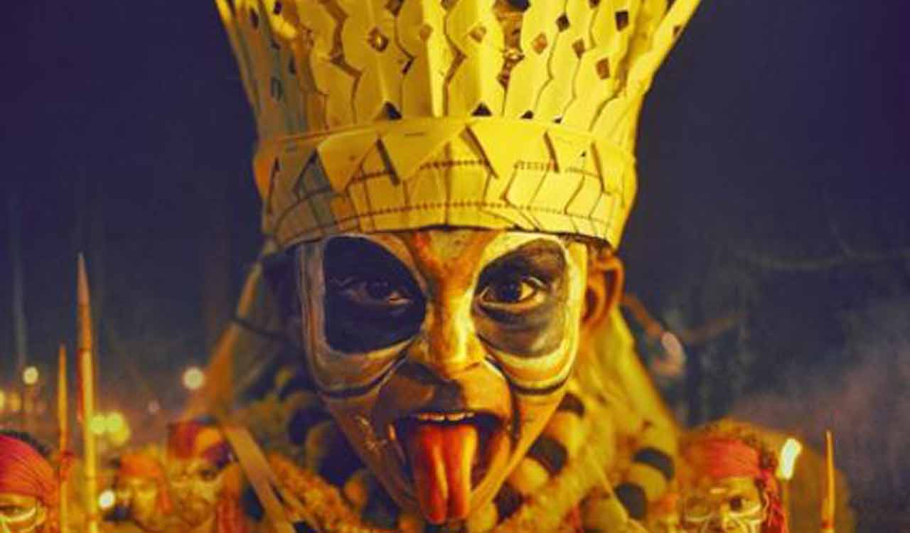 Second single Aadu Ponmayile from Tovino Thomas’s ‘Narivetta’ released