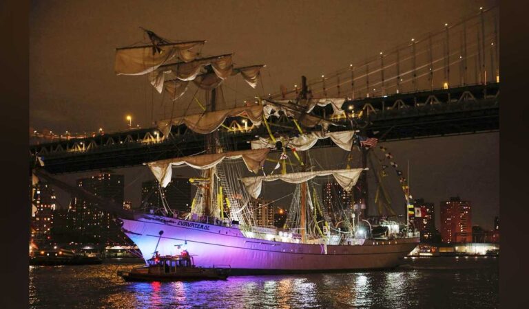 Mexican navy ship Cuauhtemoc crashes into Brooklyn Bridge, snapping all 3 masts and injuring 22 crew. No major damage to the 142-year-old bridge.