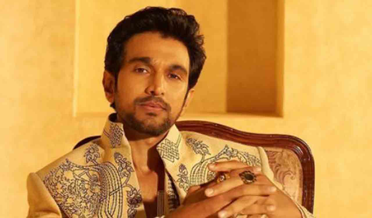 Pratik Gandhi, Abhishek Banerjee, Faisal Malik line-up for upcoming satire helmed by Sumit Purohit