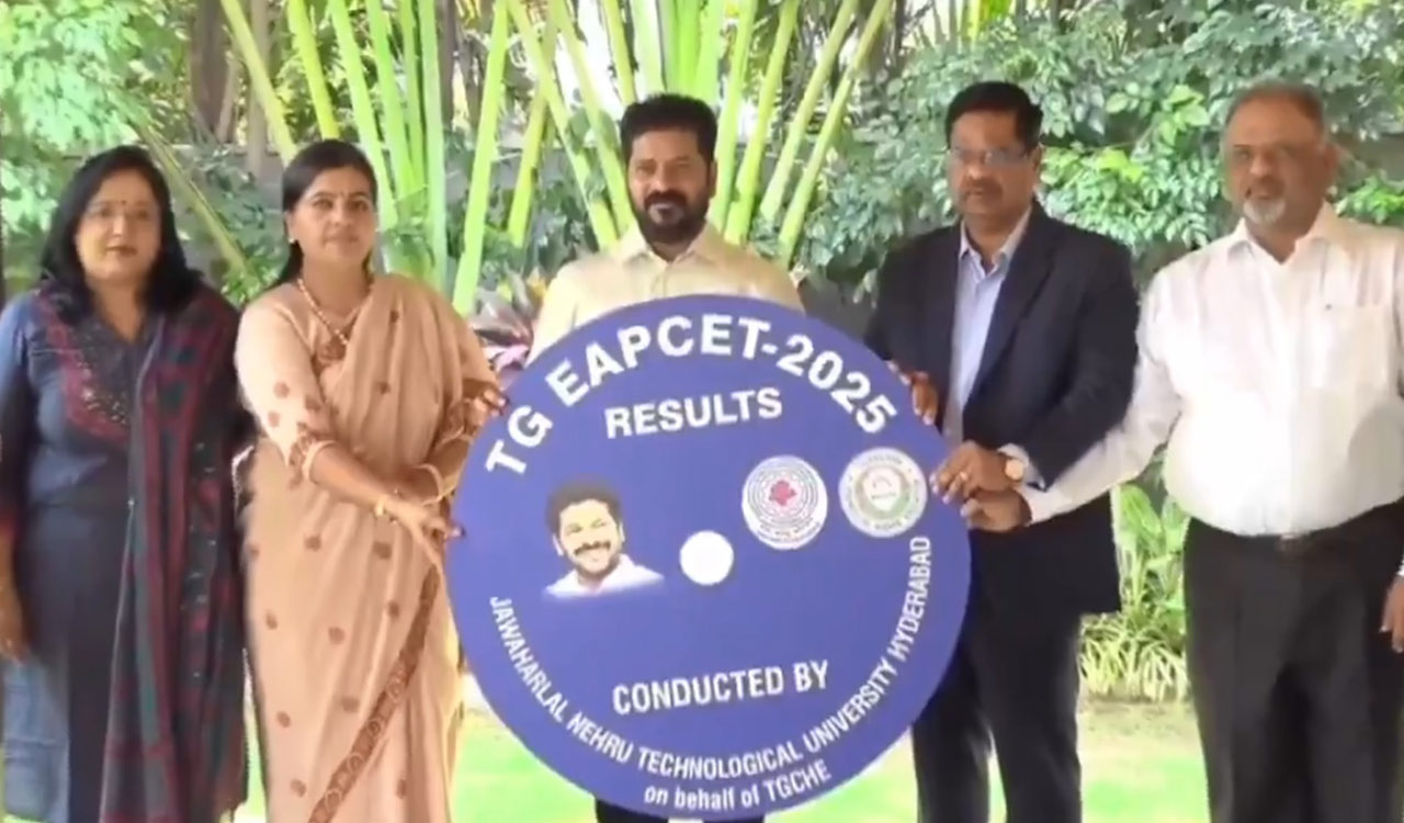 AP student tops TG EAPCET 2025 Engineering stream, Telangana candidate leads AP stream