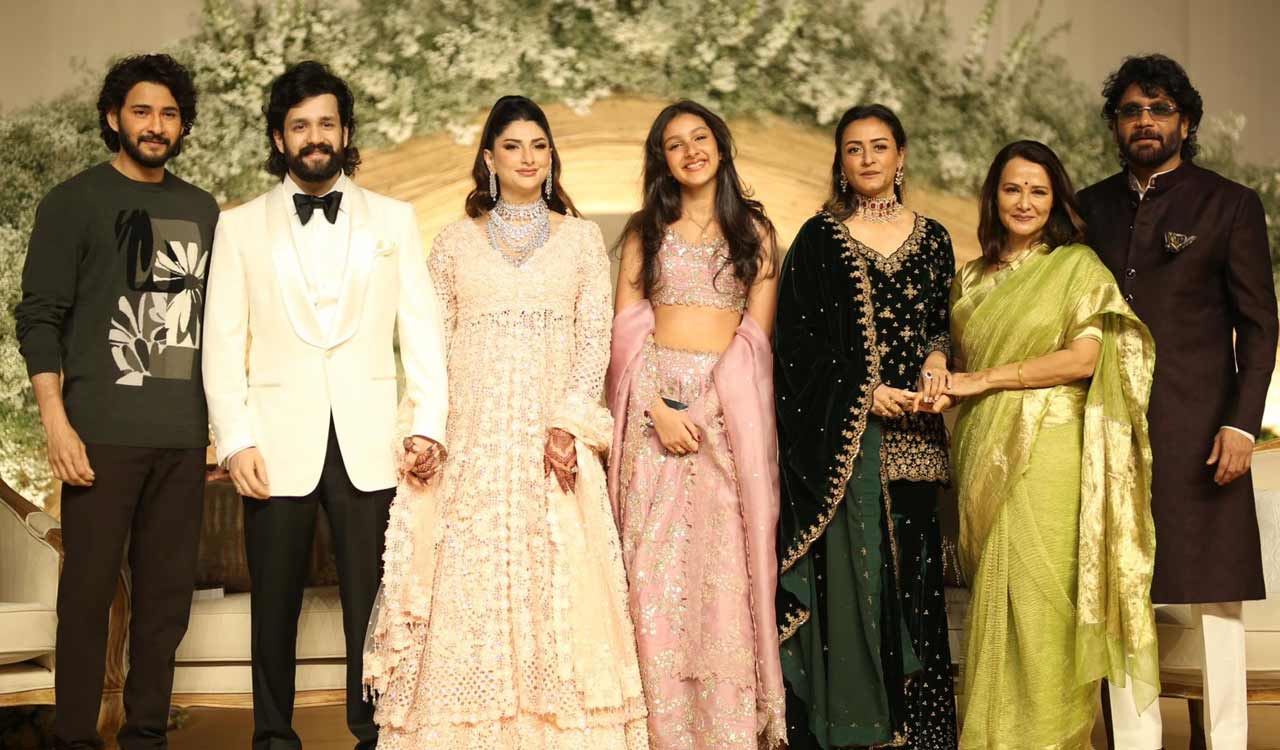 Akhil Akkineni, Zainab Ravdjee host grand star-studded reception