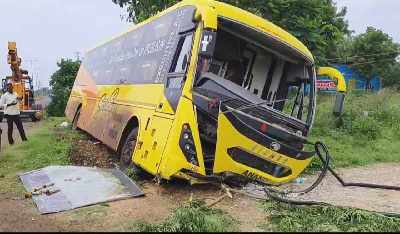 Private bus falls into gorge in Telangana’s Sangareddy; passengers escape with minor injuries