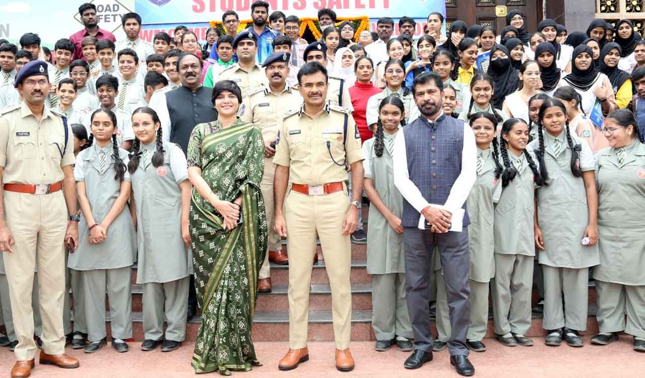 Hyderabad police hold meeting on student transport safety