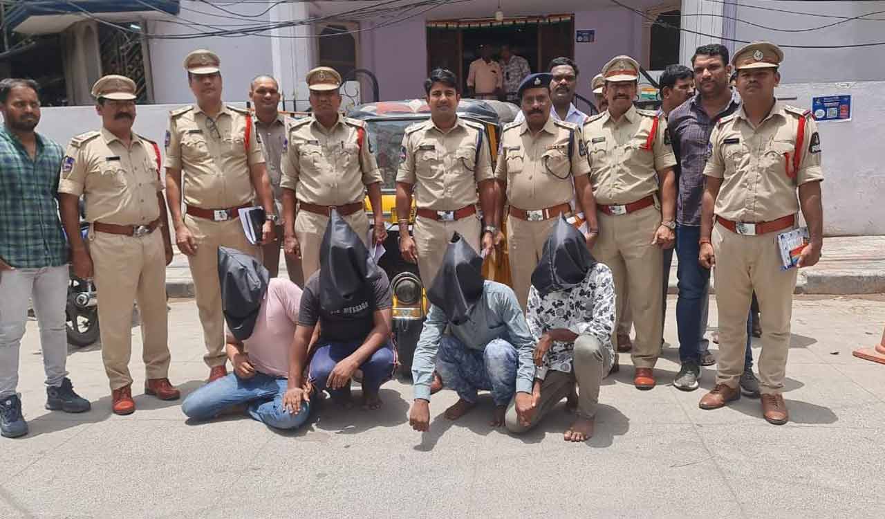 Hyderabad: Trio held for chain snatching in Tolichowki