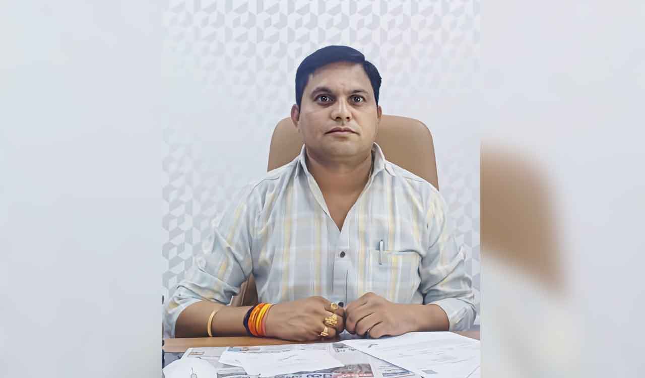 Sangareddy civic chief attached to head office after unauthorised staff tour to Maharashtra temple