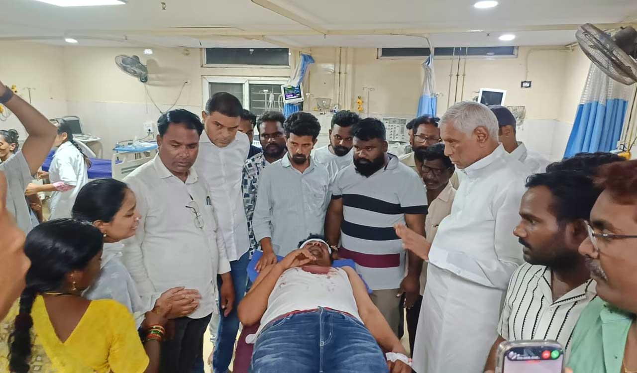 Former MLA Diwakar Rao condemns attack on BRS student leader in Mancherial