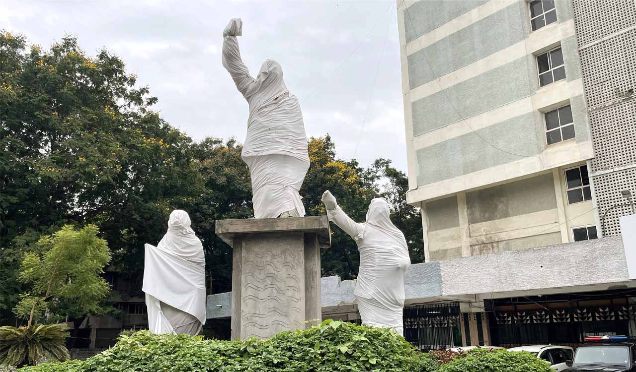 Hyderabad: Three statues in GHMC head office removed