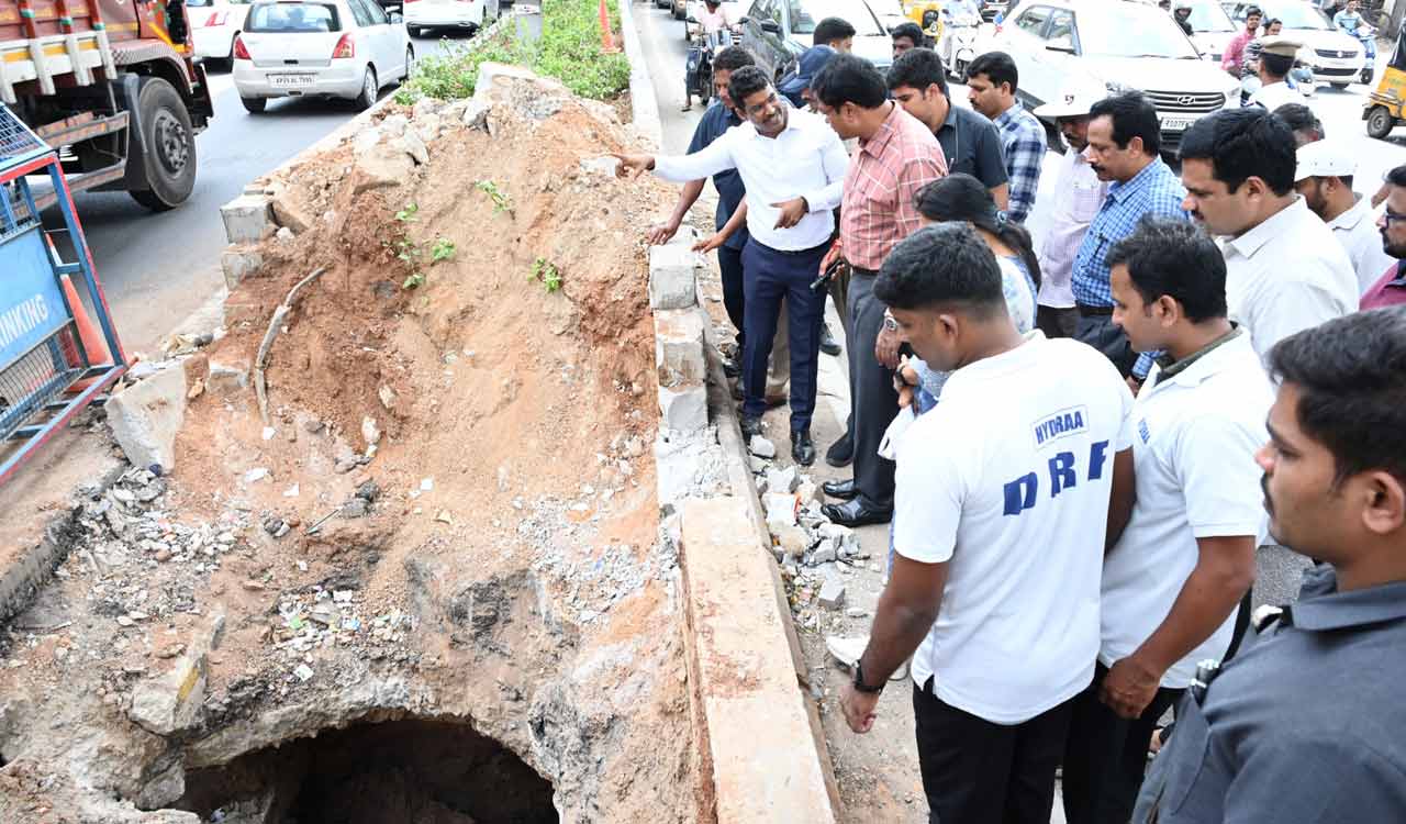 HYDRAA commissioner AV Ranganath reviews Patny nala widening works