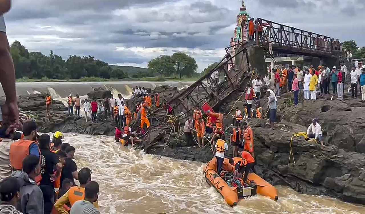 Pune bridge collapse: Two drown, rescue operations underway