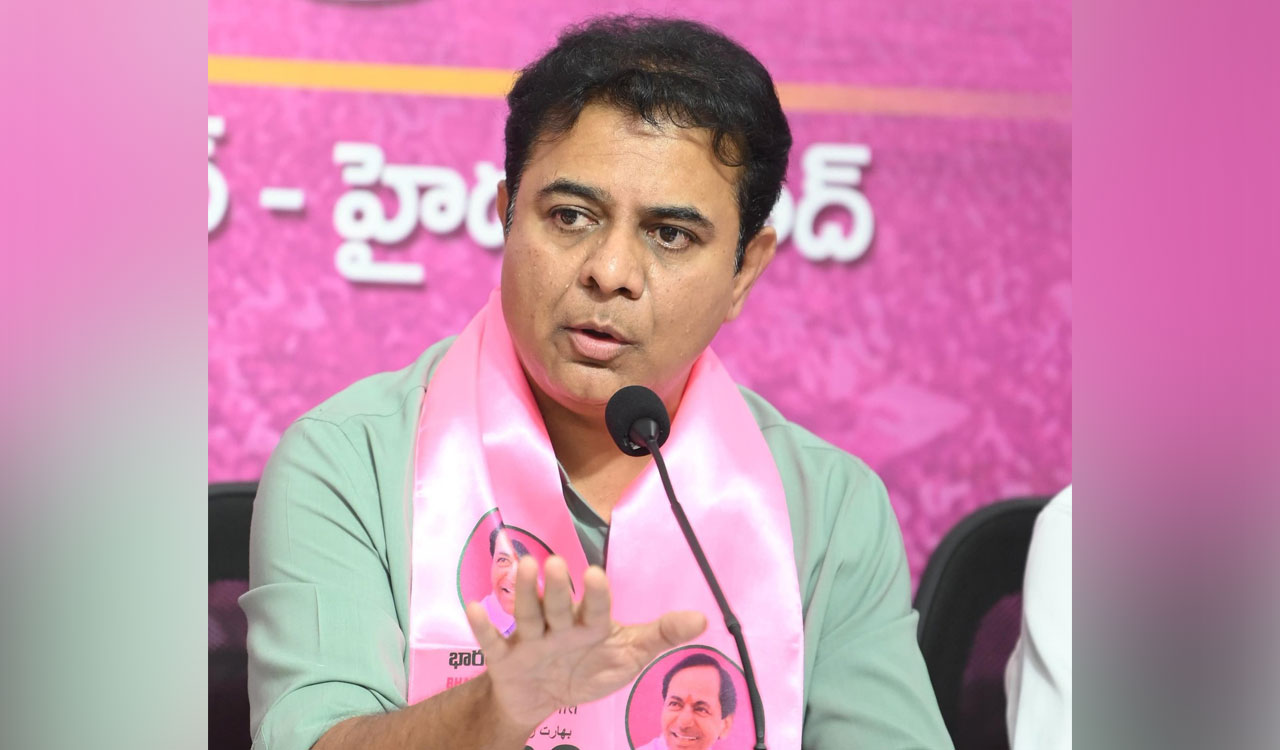KTR warns of disaster, slams Congress over Manjeera barrage neglect