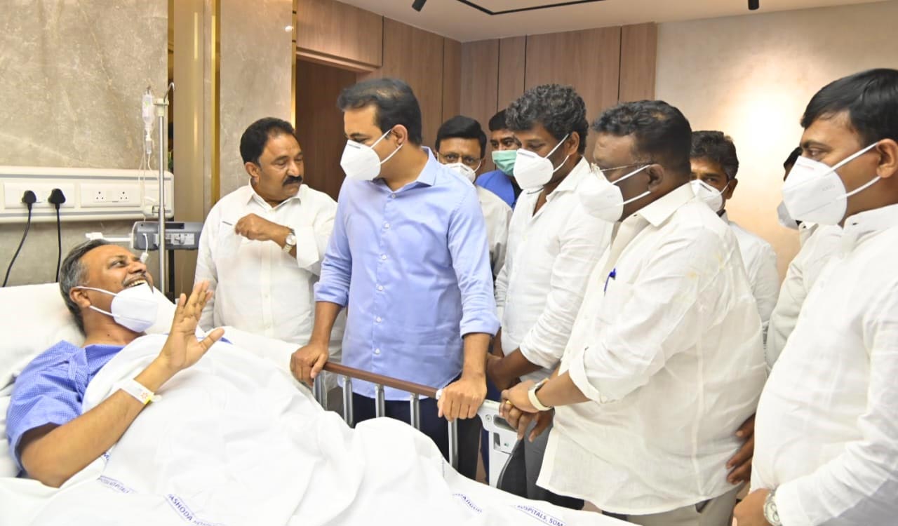 KTR visits BRS MLA Palla Rajeshwar Reddy in hospital after slip injury