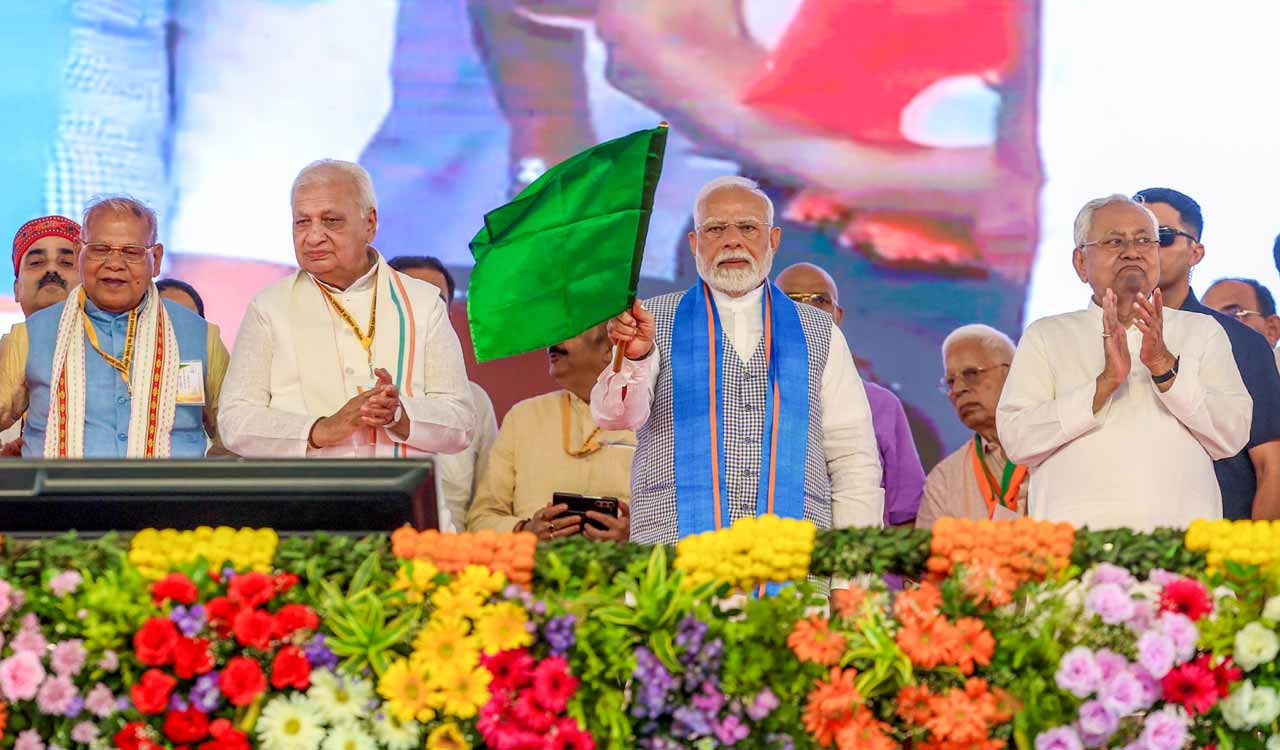 Prime Minister Narendra Modi launches Rs 5,700 crore projects in Bihar, flags off Vande Bharat Express