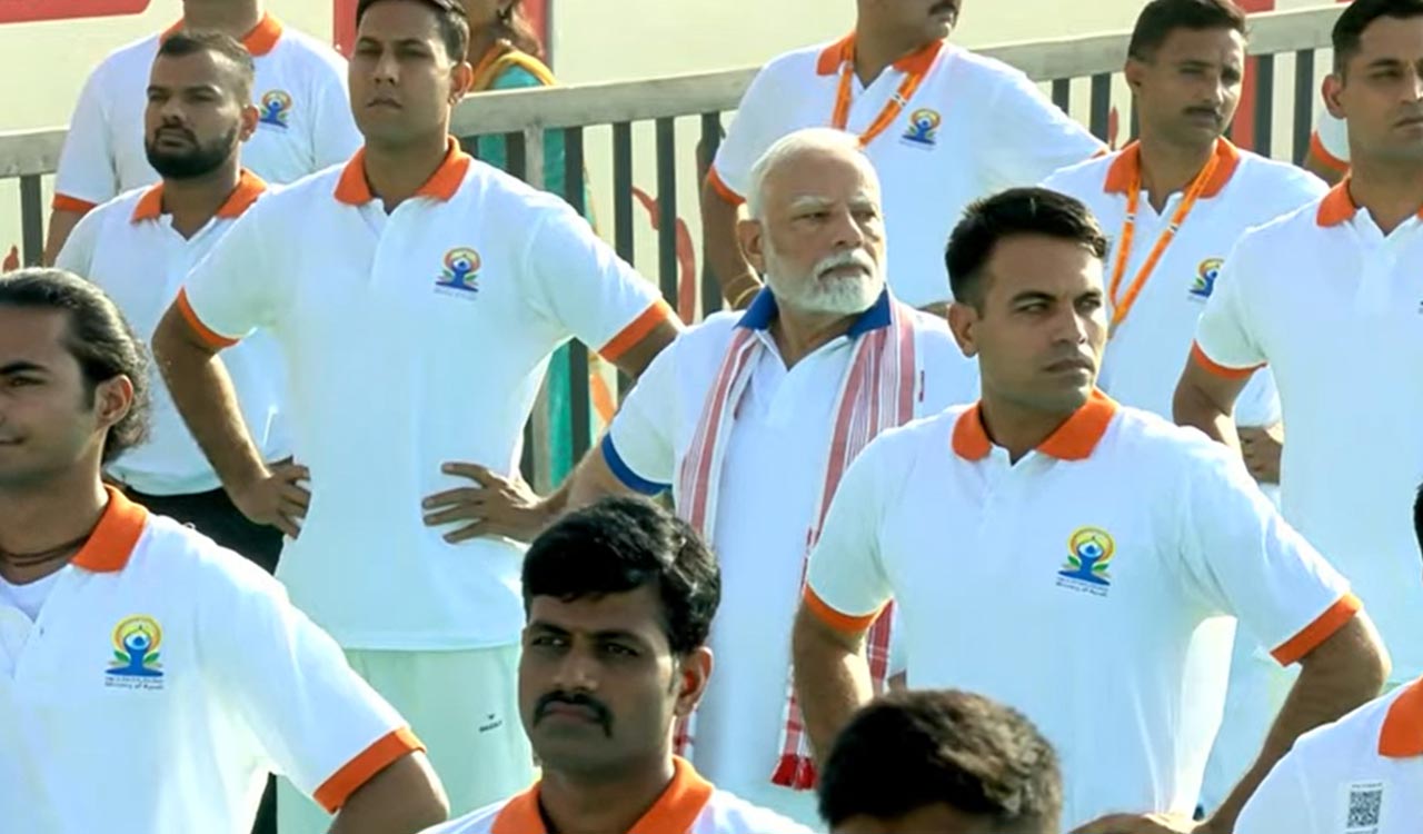 Yoga gives world the direction of peace: PM Modi