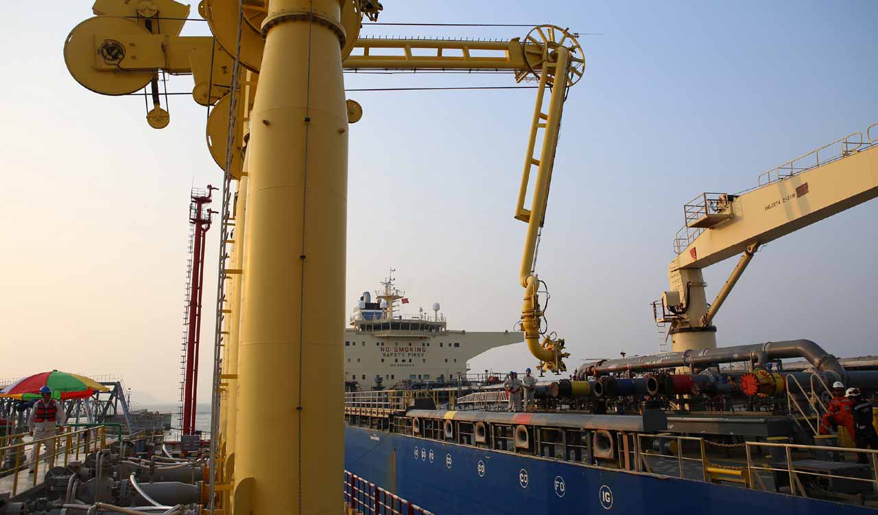 Oil prices in international market jump as Mideast tensions escalate