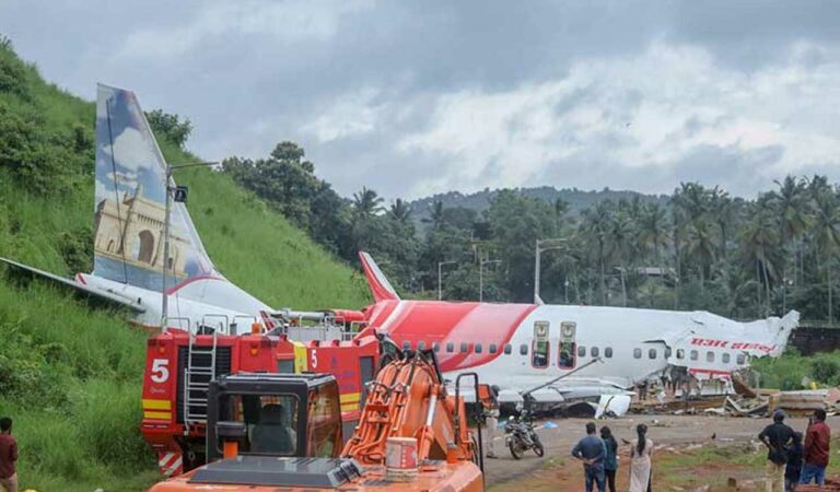 3 dead as plane fighting screwworm outbreak crashes in Southern Mexico
